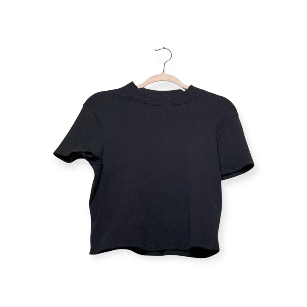 Women’s Aritzia Babaton cropped, Mockneck, ribbed black contour‎ shirt, size 2XL